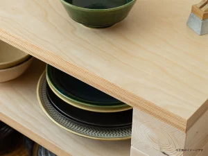 隙間にぴったり収納棚